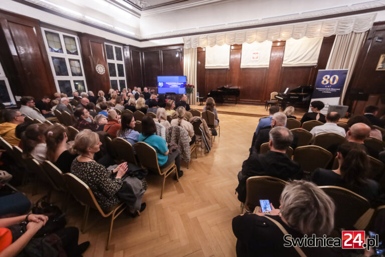 „Śladami wielkich kompozytorów po Dolnym Śląsku”. Ostatnie bezpłatne wejściówki na koncert w Świdnicy