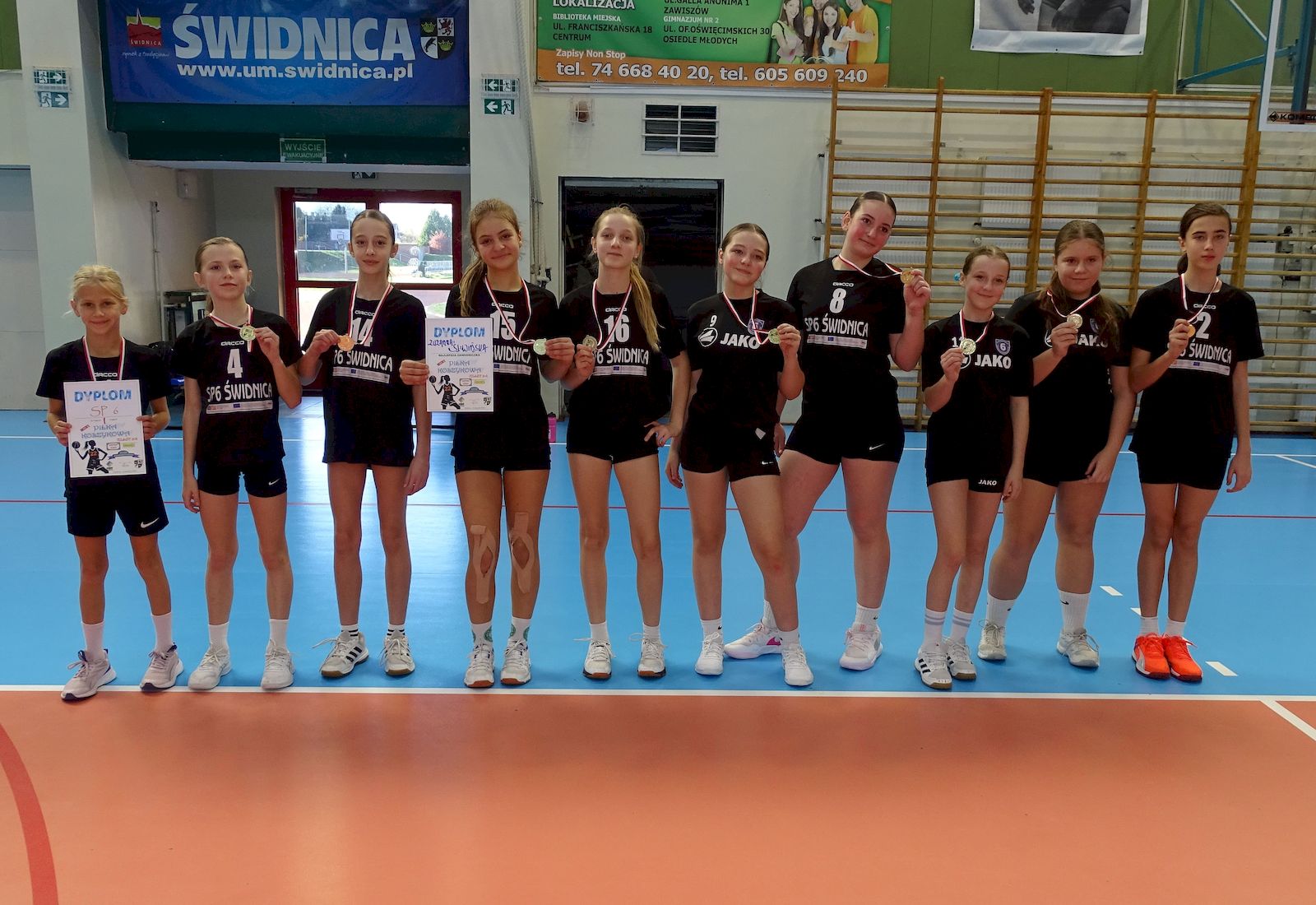 „Szóstka” najlepsza pod tablicami [FOTO/WYNIKI]