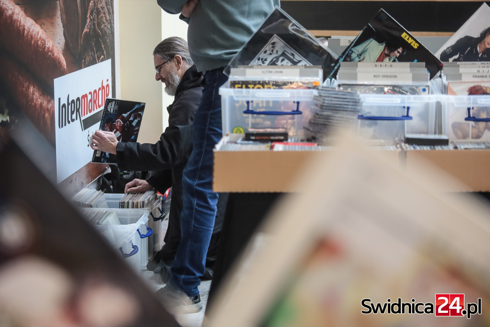 Wyjątkowa okazja, aby zdobyć perełki z muzycznego świata. Giełda Winyli, CD i Kaset w Galerii Świdnickiej [FOTO]