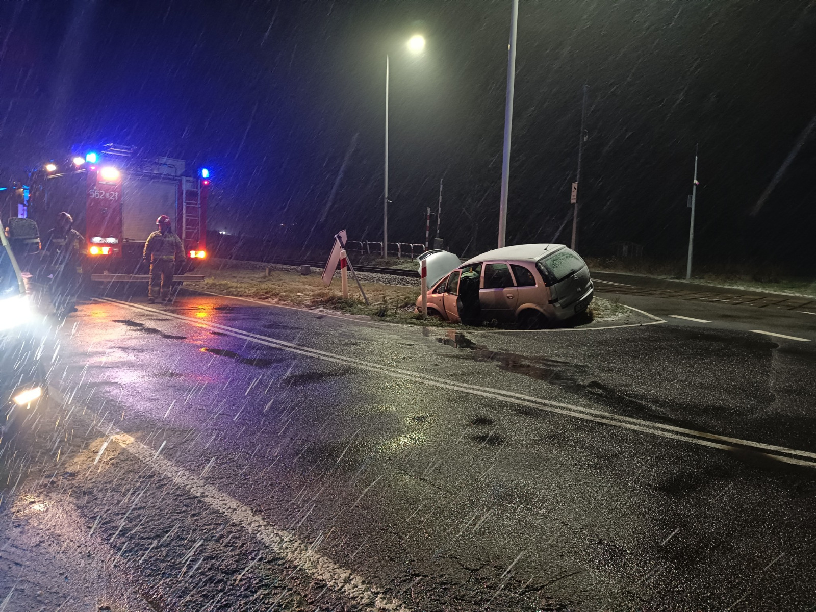 Jazdę zakończył w rowie [FOTO]