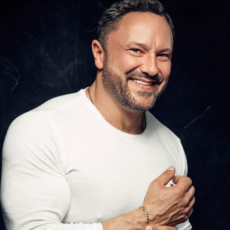 Świąteczny koncert wybitnego tenora w Świdnicy. Poczuj magiczną atmosferę!