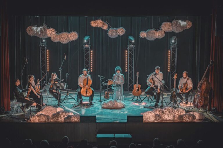 Wyjątkowy koncert Ponad Chmurami z kwartetem smyczkowym wkrótce w Świdnicy. Wygraj zaproszenie! [KONKURS]