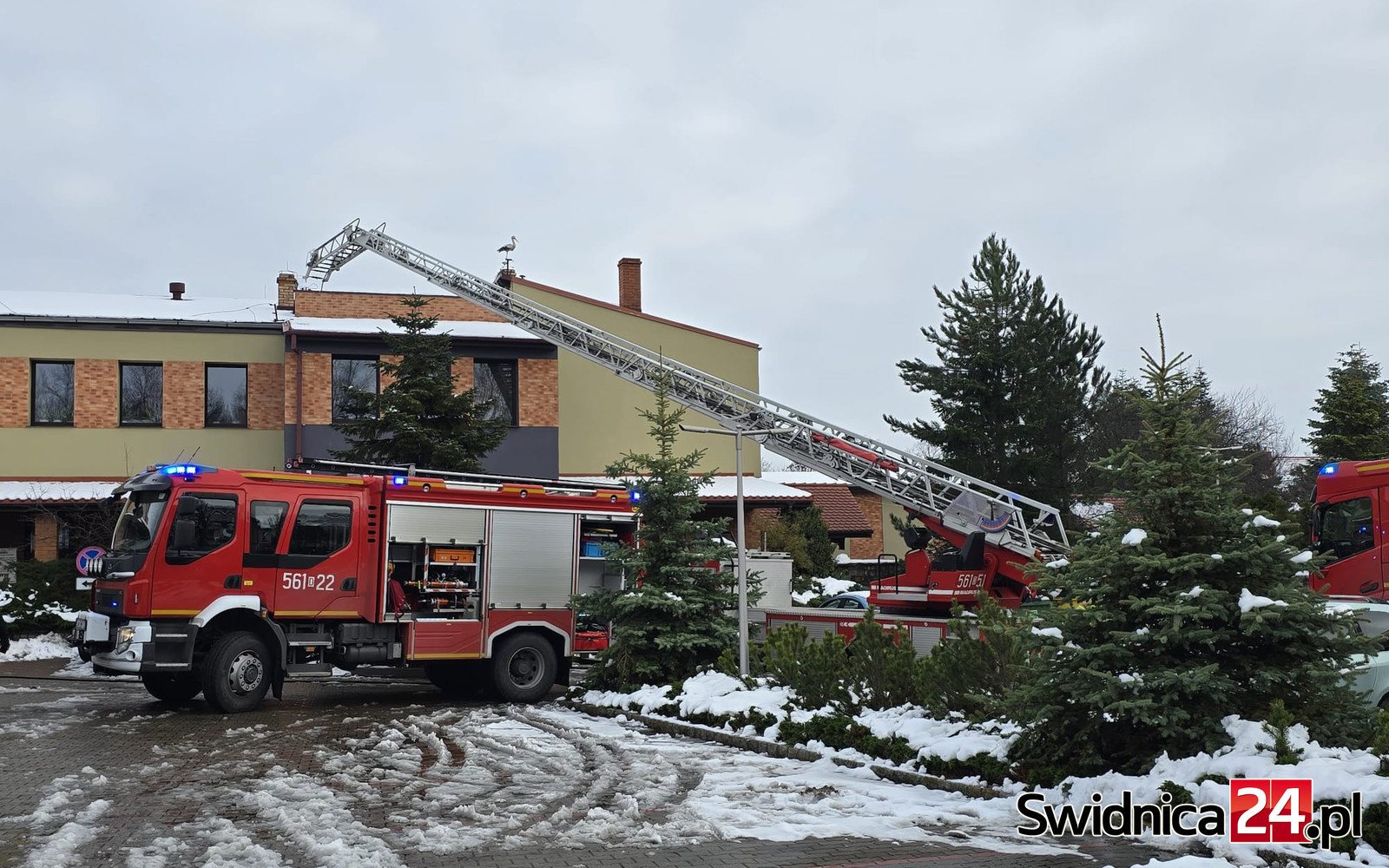 Strażacy interweniowali w Starym Młynie. Zapalił się olej w kuchni [FOTO]
