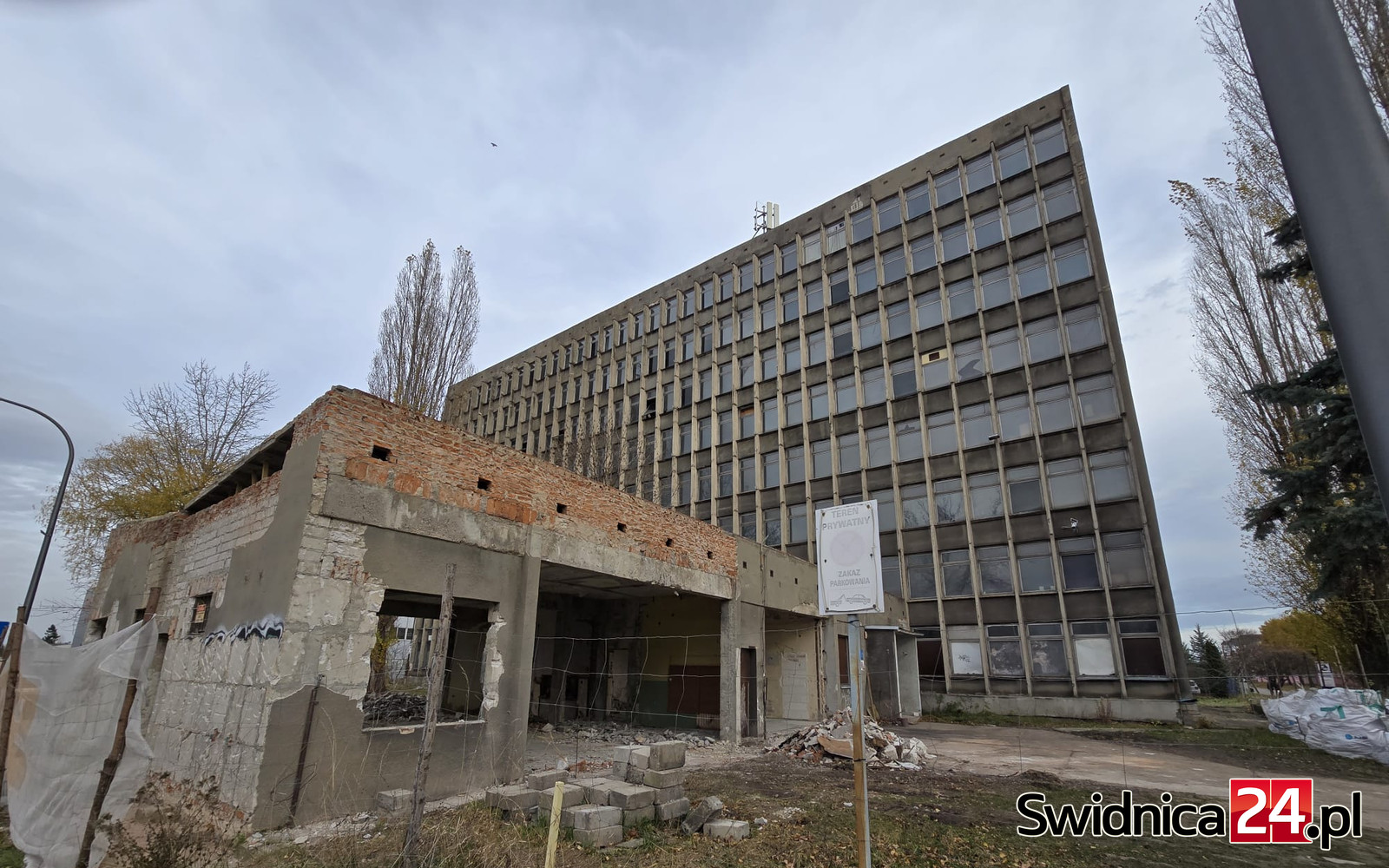 Dawny biurowiec ŚFUP doczeka się drugiego życia? niedługo początek modernizacji [FOTO]