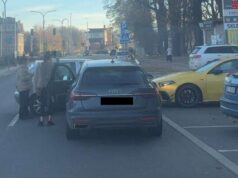 Kolizja z udziałem trzech samochodów