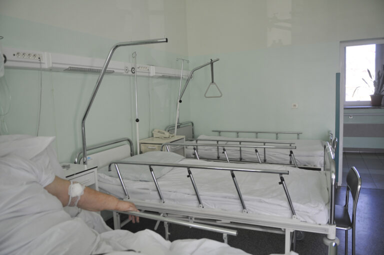 Szpital znalazł lekarza chętnego do poprowadzenia neurologii. Jest już umowa