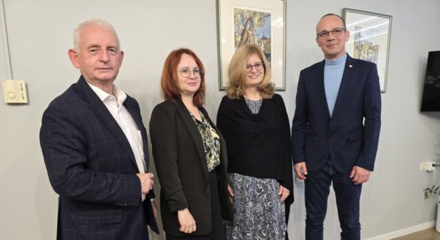 Zawodowe rodziny zastępcze z wyższym wynagrodzeniem. Kolejna umowa podpisana