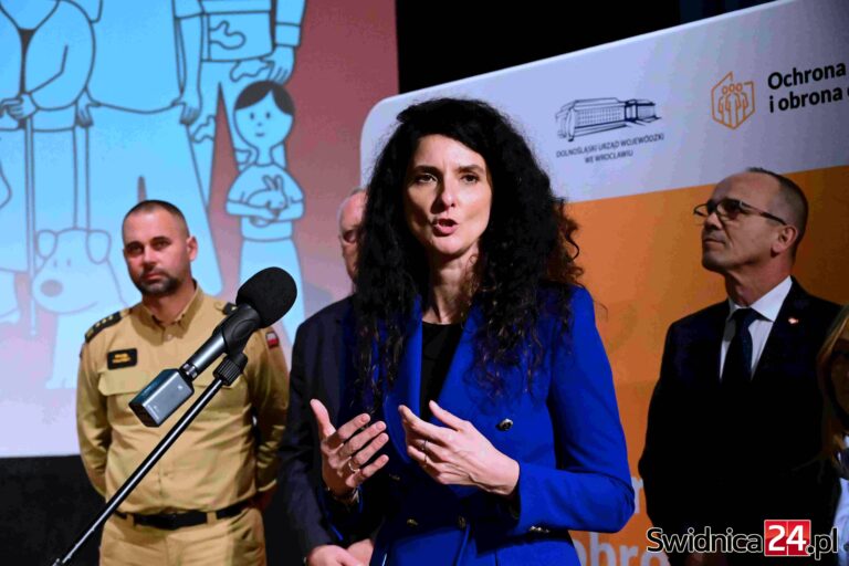 100 lat za Finami, czyli program Ochrony Ludności i Obrony Cywilnej. Spotkanie z wojewodą dolnośląską