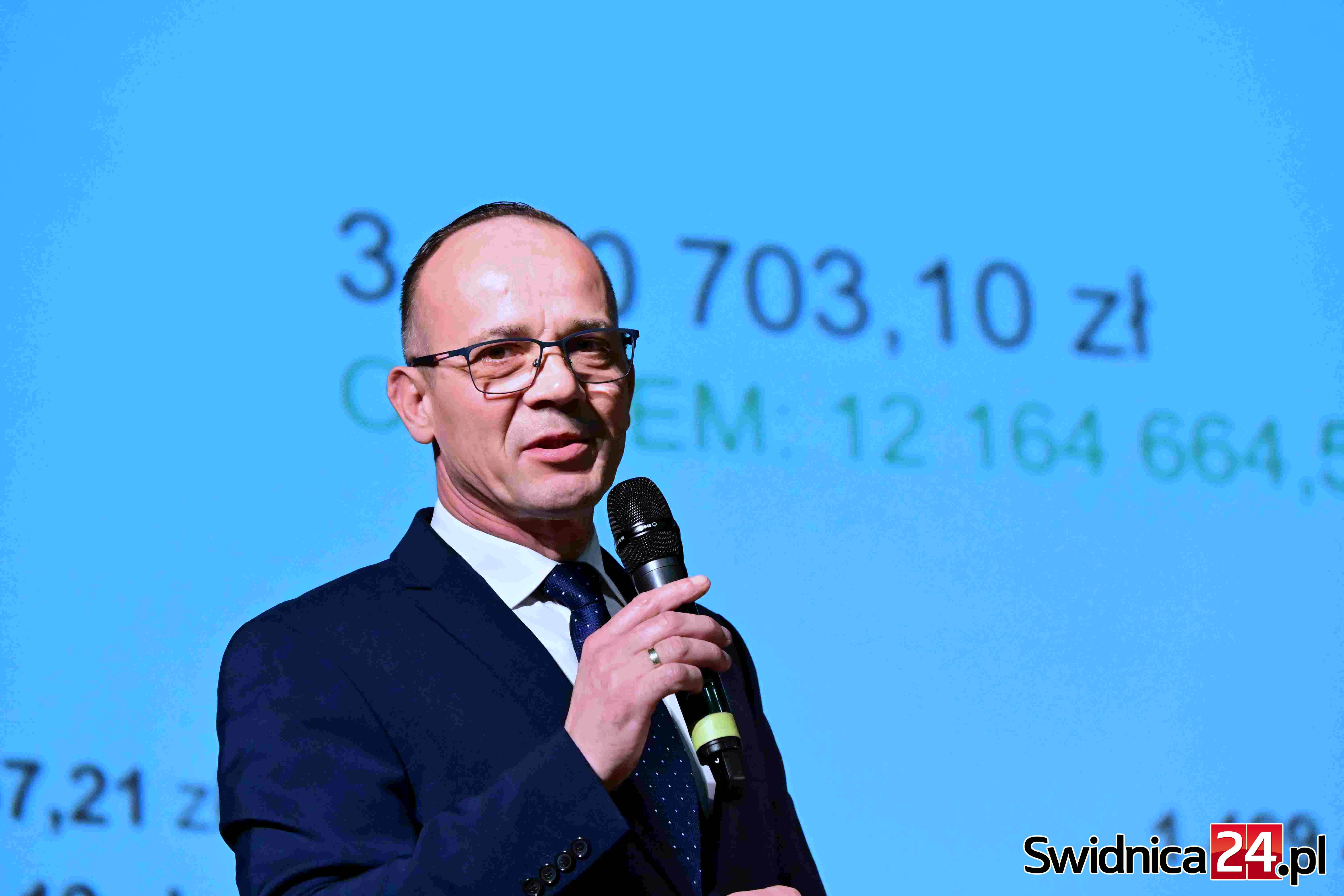 Radni ustalą pensję starosty świdnickiego. Ile ma zarabiać po podwyżce?