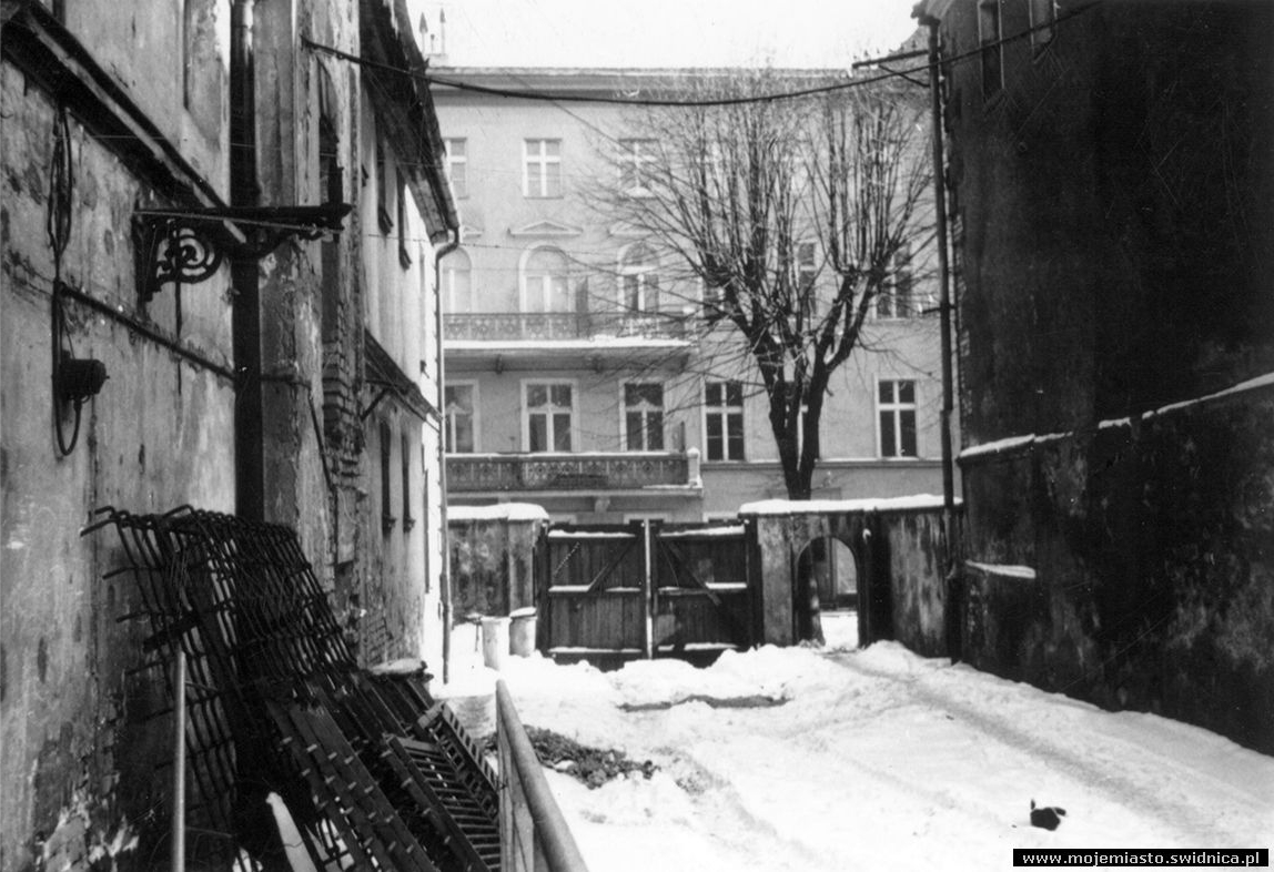 Świdnica wczoraj i dziś. Ulica Zamkowa