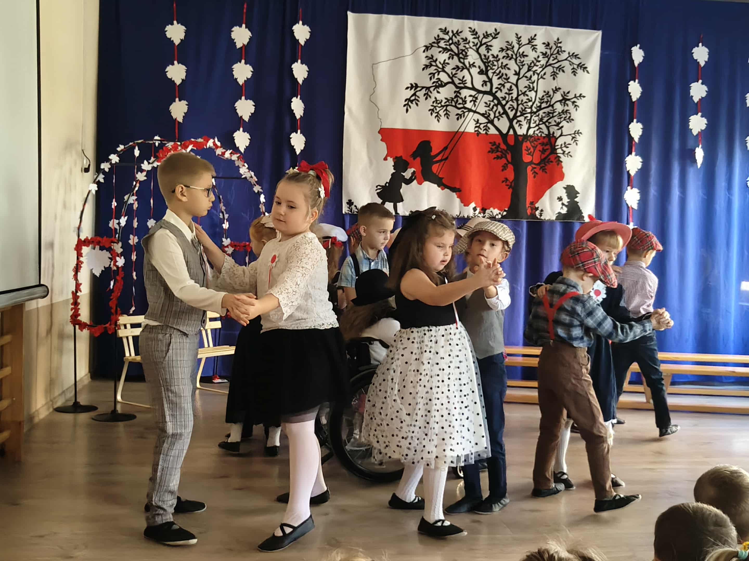 Przedszkolaki ze „Słoneczka” uczciły Dzień Niepodległości [FOTO]