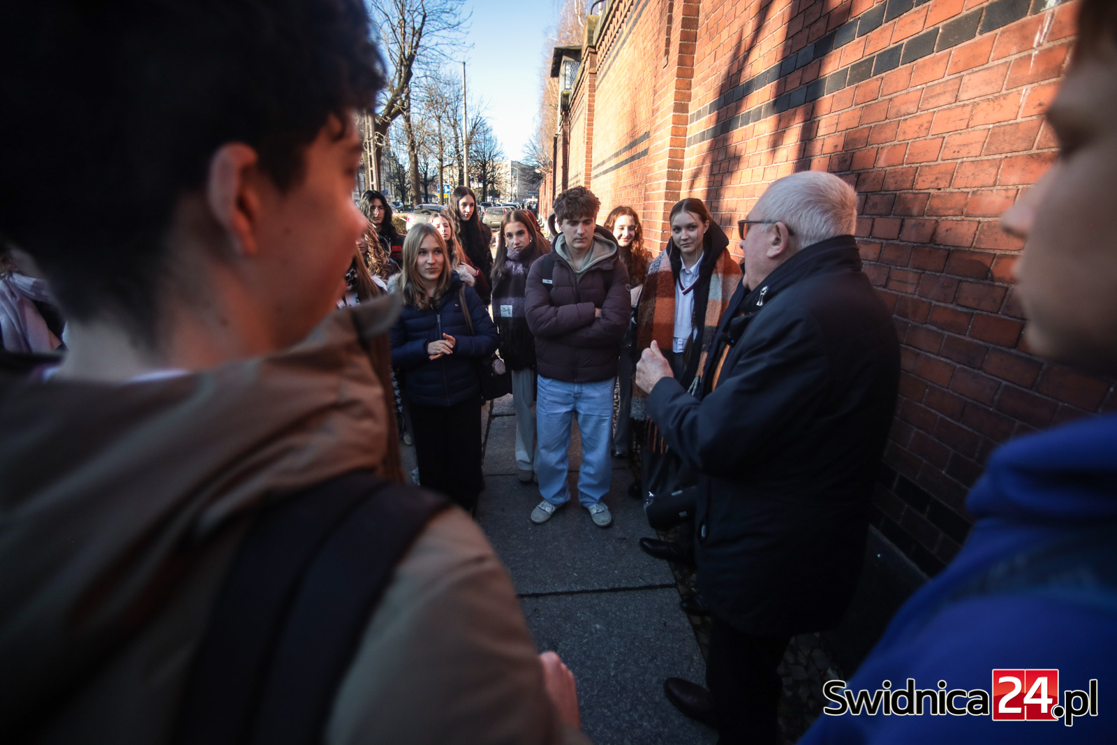Za marzenia o wolnej Polsce zapłacili więzieniem. W przeddzień rocznicy wprowadzenia stanu wojennego zaprosili młodzież na lekcję historii [FOTO]