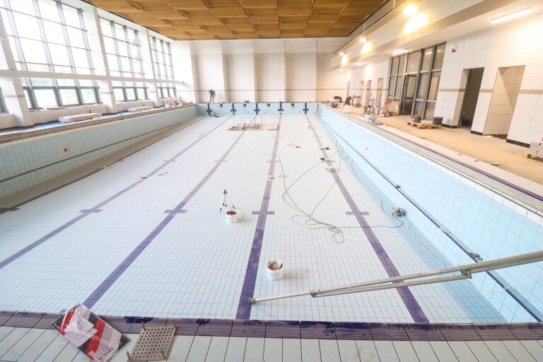 Basen przy „Czwórce” już po przebudowie. Padł termin ponownego otwarcia