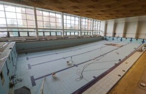 Miały być gotowe w sierpniu. Kiedy dzieci wrócą na basen i salę gimnastyczną SP nr 4 w Świdnicy?