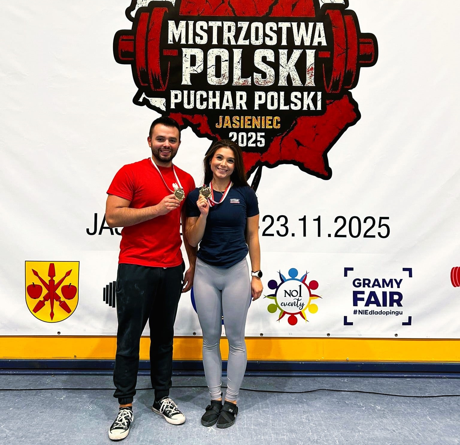 Uzdolnione rodzeństwo z medalami Mistrzostw Polski