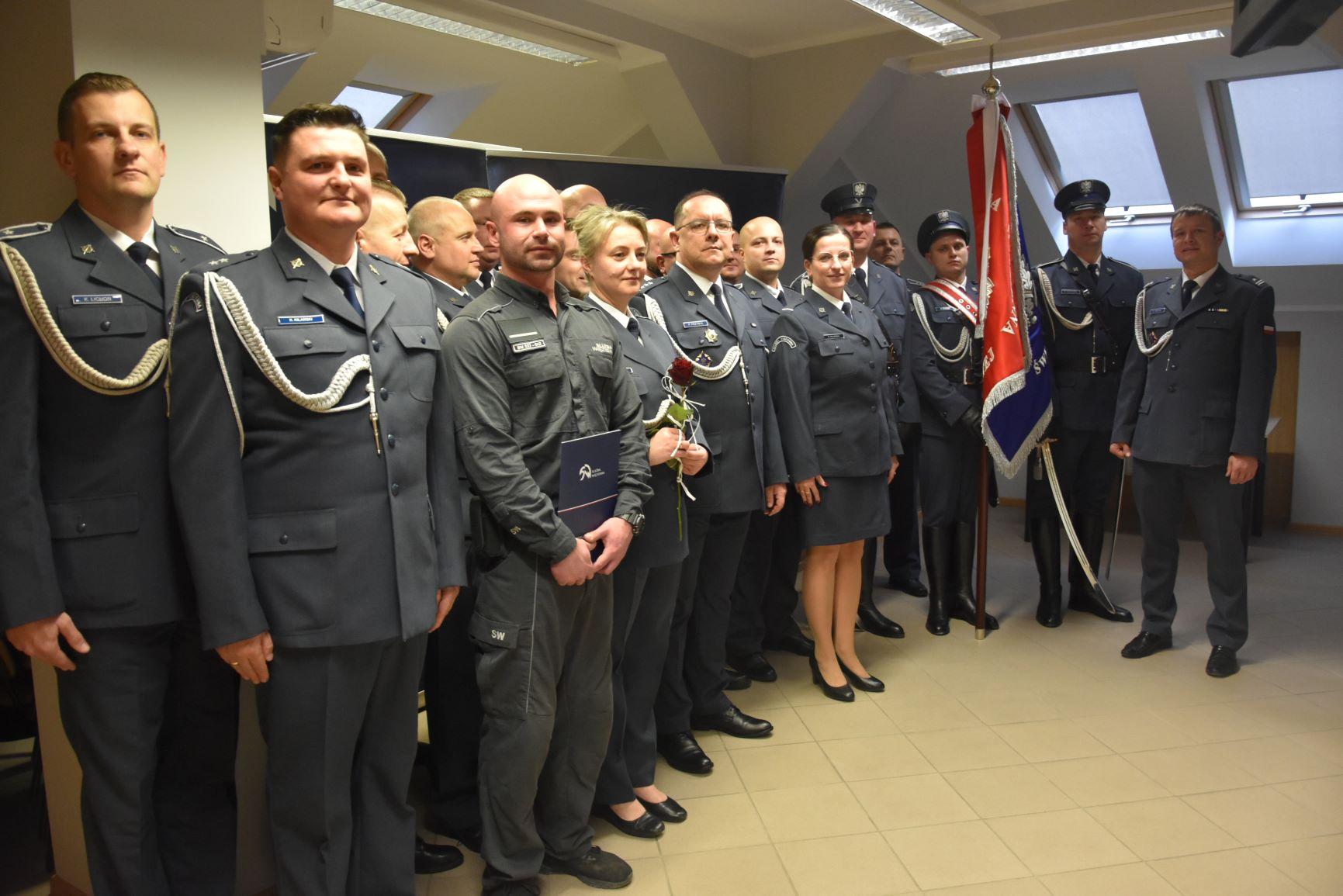 Awanse i odznaczenia w Areszcie Śledczym w Świdnicy [FOTO]