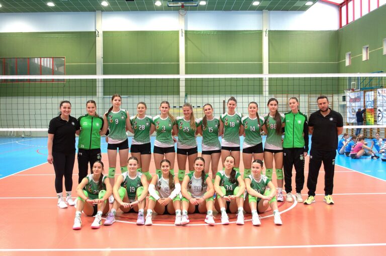 Biało-zielone juniorki z kompletem punktów i bez straty seta [FOTO]