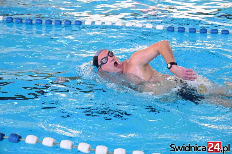 Pływali na maksa, walcząc o rekord Świdnicy [FOTO/WYNIKI]