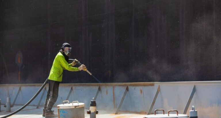 Staliwny śrut do śrutowania powierzchni – jak wybrać odpowiedni?