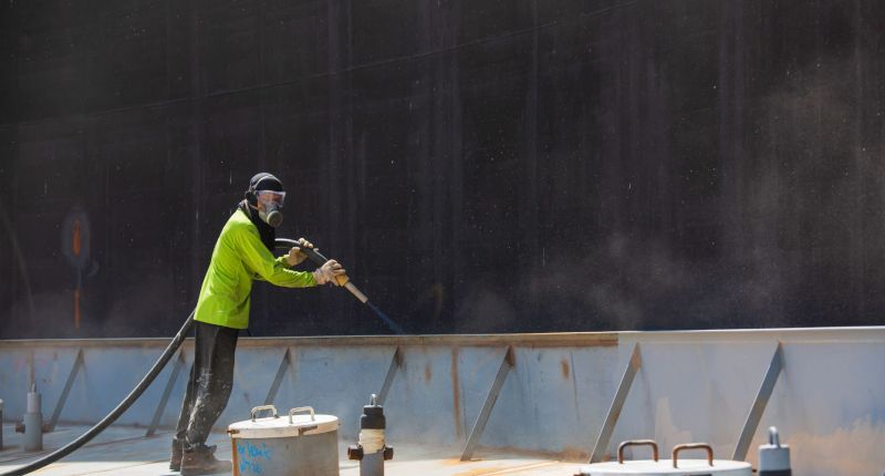 Staliwny śrut do śrutowania powierzchni – jak wybrać odpowiedni?