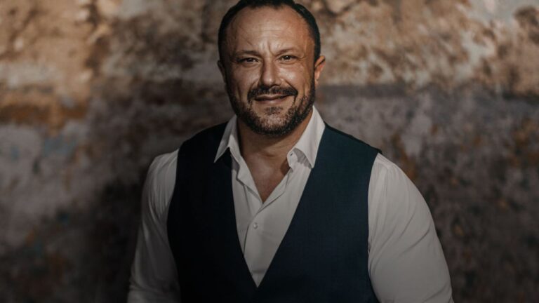 Mirosław Niewiadomski, wybitny tenor już 14 grudnia w Świdnicy. Ostatnie bilety na świąteczny koncert!