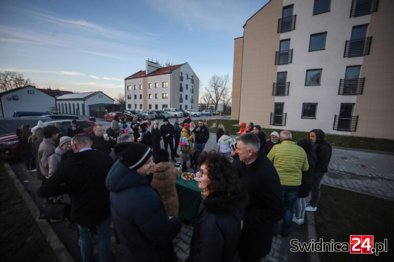 Około 100 mieszkańców gminy Świdnica w nowych mieszkaniach. Gdzie powstaną kolejne? [FOTO]