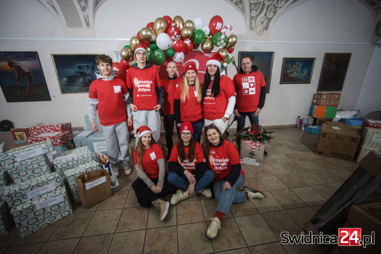Setki darczyńców, dziesiątki obdarowanych rodzin. Trwa „Weekend cudów” Szlachetnej Paczki [FOTO]