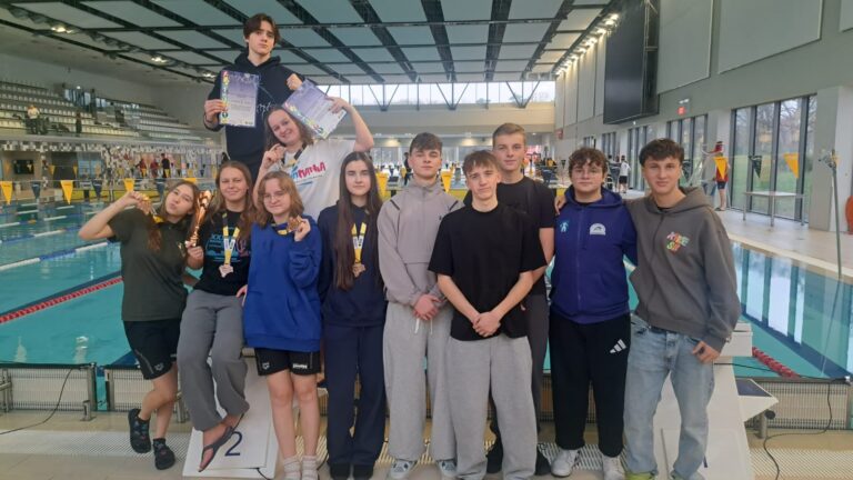 Pływacy z II LO w Świdnicy w absolutnym, dolnośląskim topie