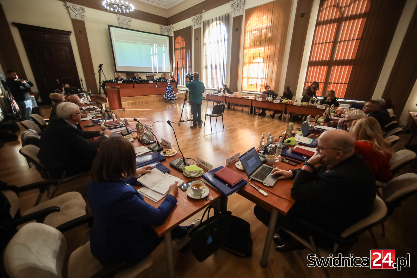 Budżet Świdnicy jeszcze bardziej na minusie? Deficyt ma wzrosnąć do blisko 24 milionów złotych