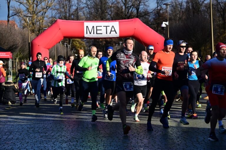 Fantastyczne zakończenie Biegów Parkowych w Świdnicy przy idealnej pogodzie [FOTO]