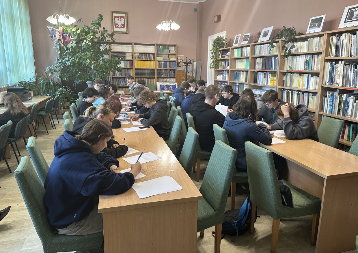 Młodzież z Banacha pisała listy w obronie praw represjonowanych i krzywdzonych