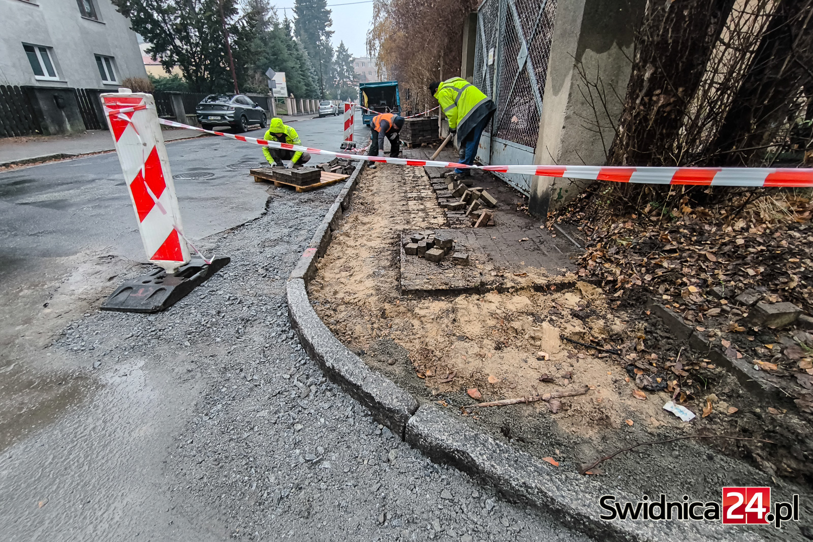 O jej naprawę zabiegali mieszkańcy oraz radni. Ruszyła przebudowa kolejnej ulicy [FOTO]