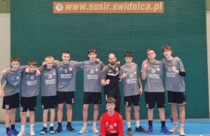 Powalczyli z liderem