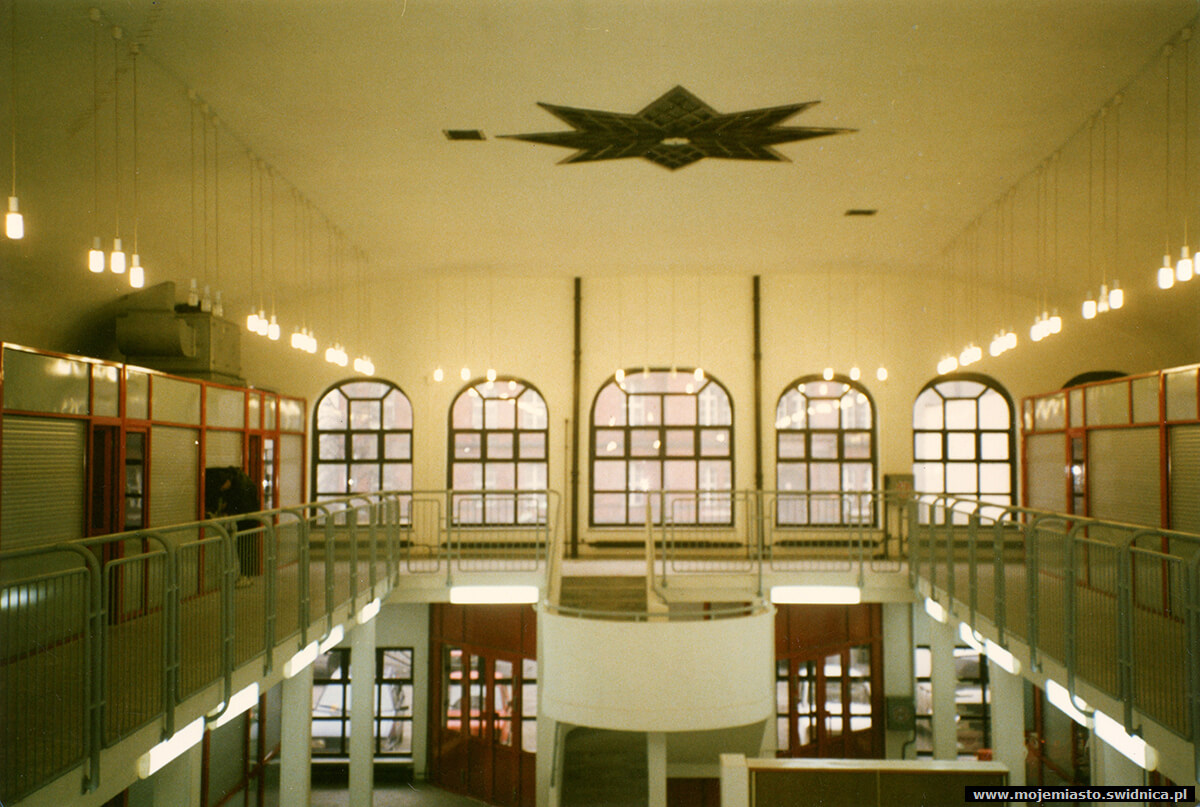 Świdnica wczoraj i dziś. Plac Grunwaldzki – Miejski Dom Handlowy