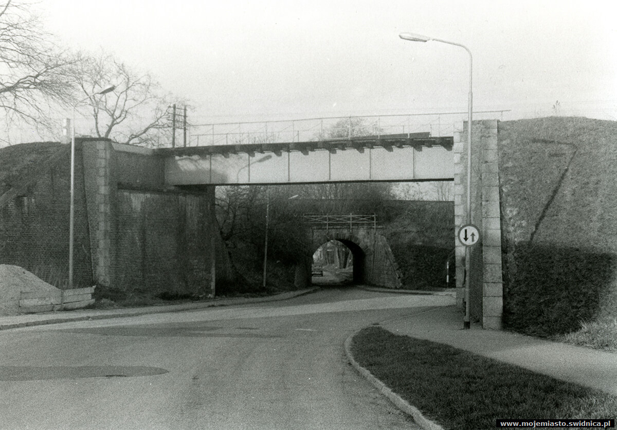 Świdnica wczoraj i dziś. Ulica Polna Droga
