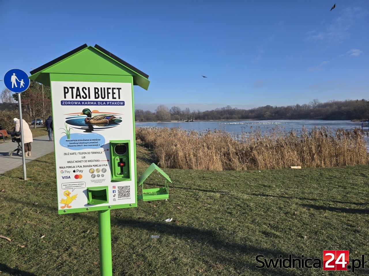 Kampania daje efekty? Nie ma śladów pieczywa nad świdnickim zalewem [FOTO]