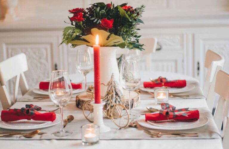 Wigilie firmowe i menu na wynos w Świdnicy. Atrakcyjne ceny i domowy smak świąt w „Pycha Łycha”!