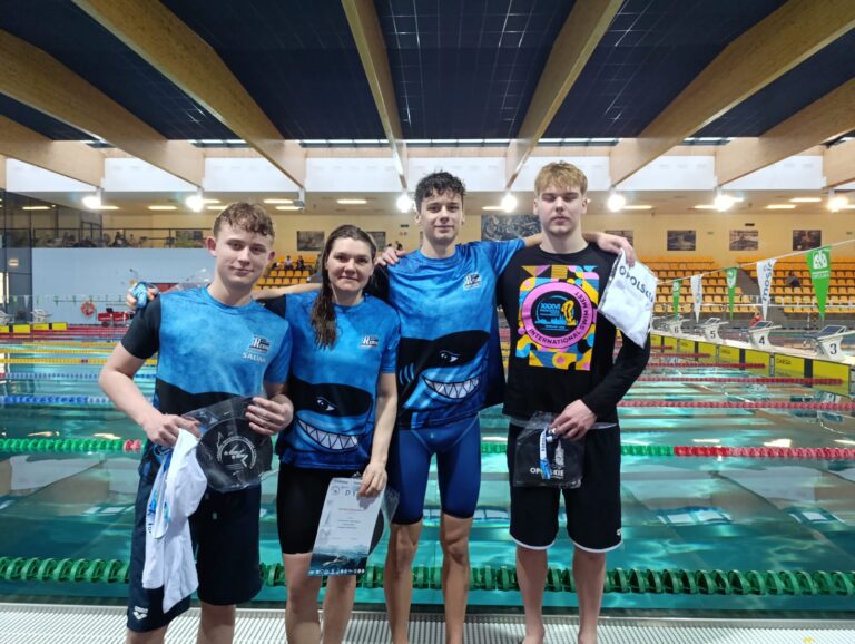 Wyłowili z wody 1,5 tuzina medali