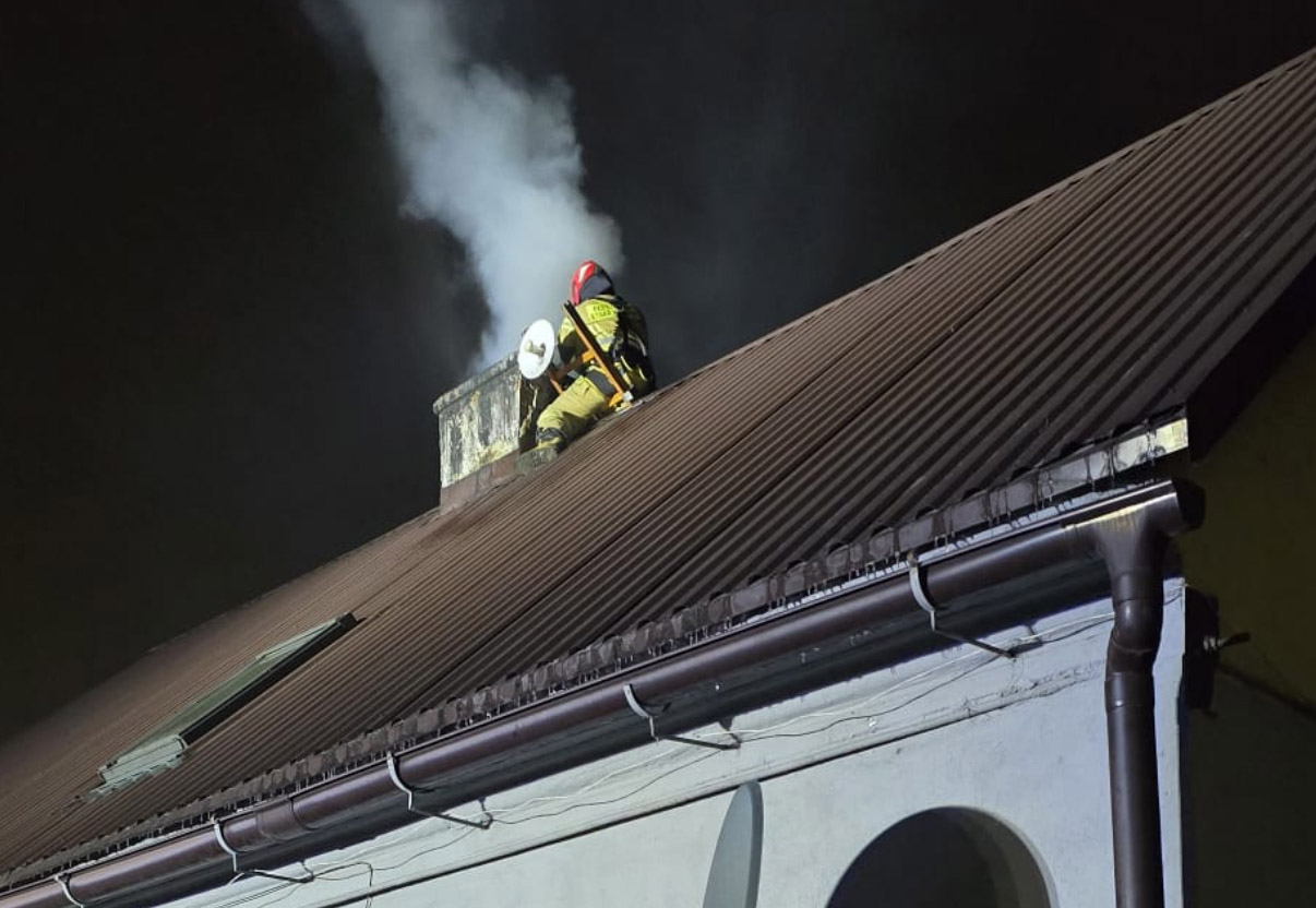 Pożar sadzy w kominie [FOTO]
