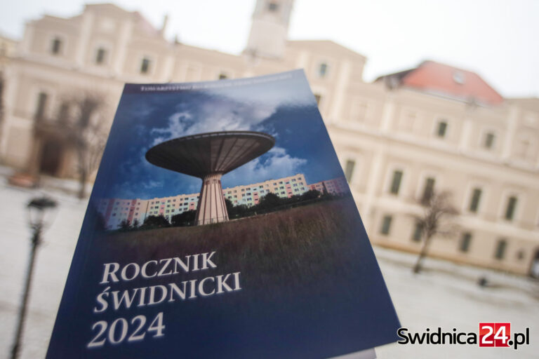 Od architektury powojennego modernizmu po aktorskie dokonania Juliusza Chrząstowskiego. Wydano 52. tom „Rocznika Świdnickiego” [KONKURS]