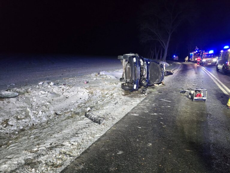 Tragiczny wypadek drogowy. Zginął pasażer [FOTO]