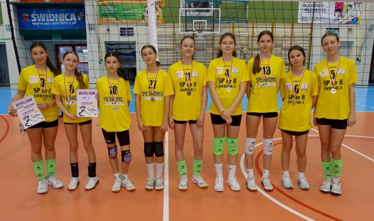 „Ósemka” najlepsza w mieście i z awansem dalej [FOTO/WYNIKI]