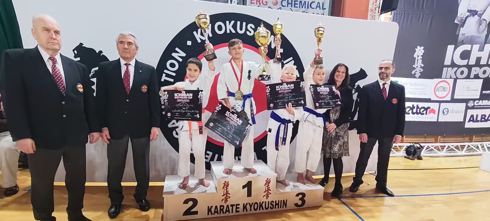 Michał Raczyński ze srebrnym medalem