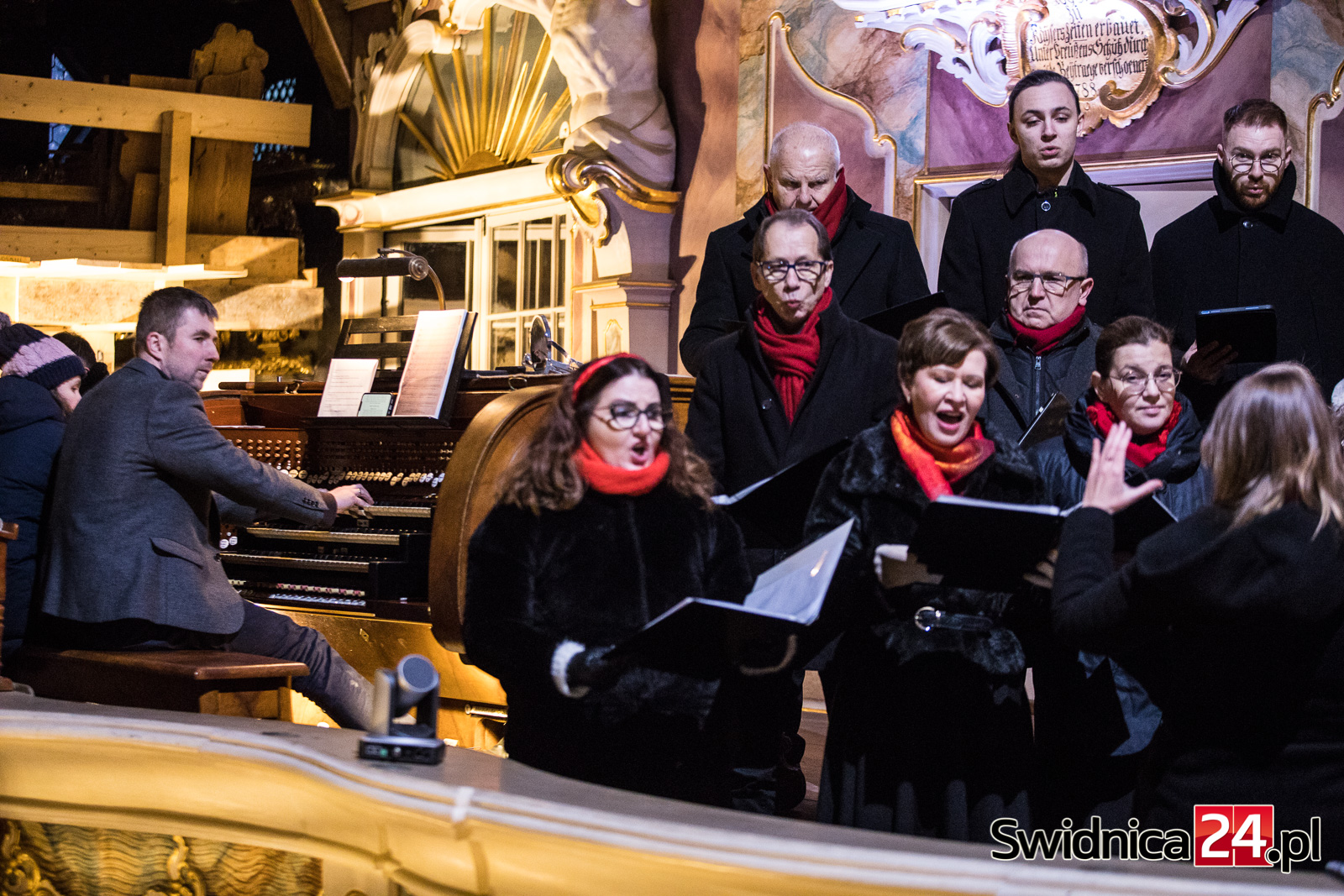 Ekumeniczne kolędowanie w Kościele Pokoju z chórem „Tactus Sonus” i Maciejem Batorem [FOTO/VIDEO]