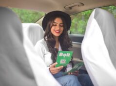 Ulotki matowe czy błyszczące – jak wykończenie wpływa na odbiór reklamy