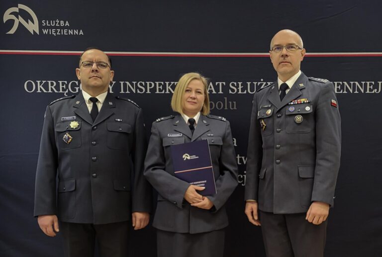 Zmiany w kierownictwie Aresztu Śledczego. Pierwsza kobieta na stanowisku dyrektorskim w świdnickiej jednostce [FOTO]