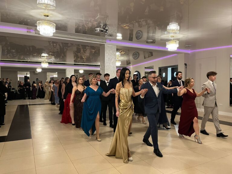 Historyczna noc. Pierwsza studniówka liceum TEB Edukacja [FOTO]