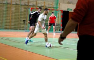 Wektor odjeżdża rywalom