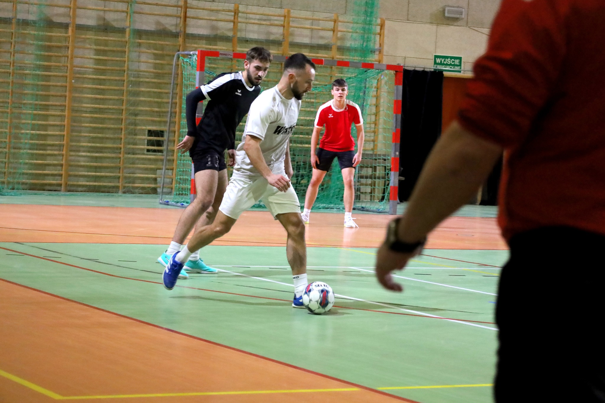 Wektor odjeżdża rywalom