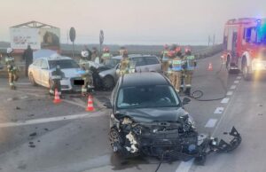 Zderzenie trzech samochodów na łączniku